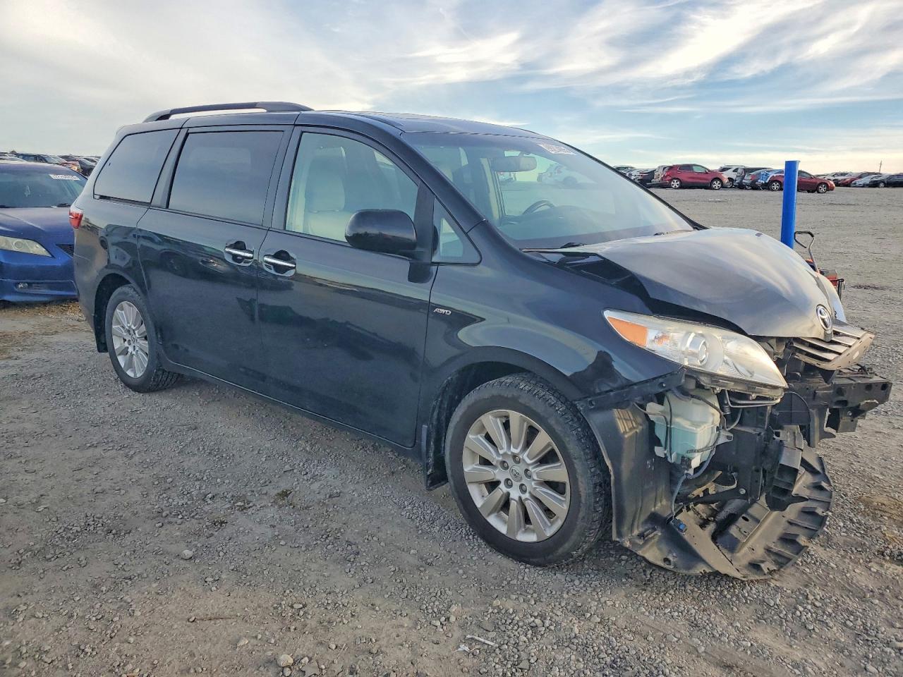 2016 TOYOTA SIENNA