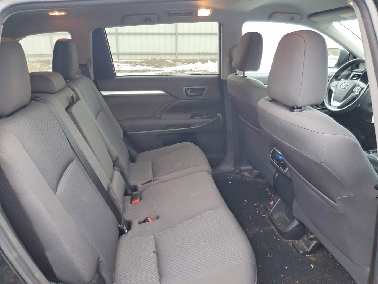 2016 TOYOTA HIGHLANDER