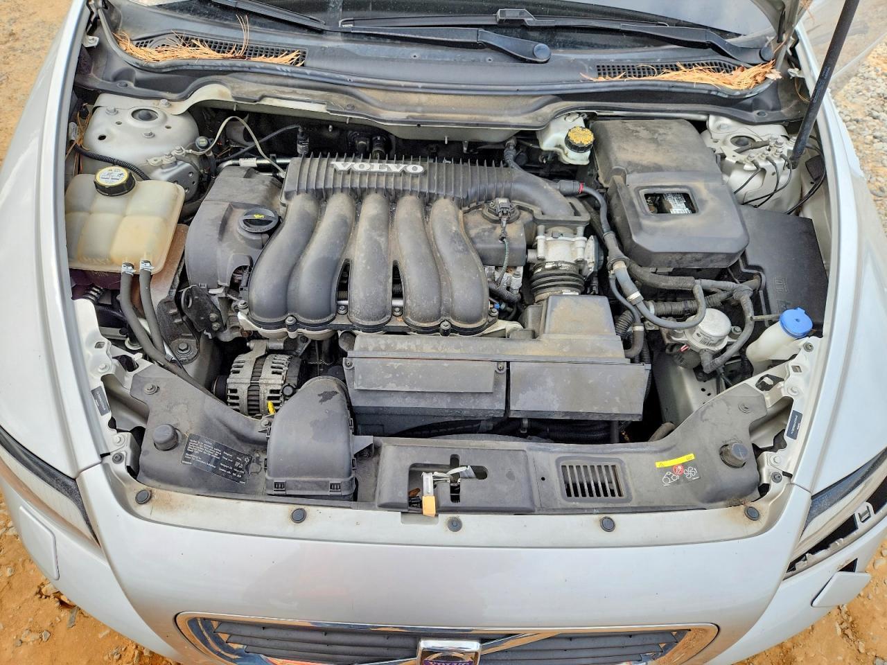 2010 VOLVO S40