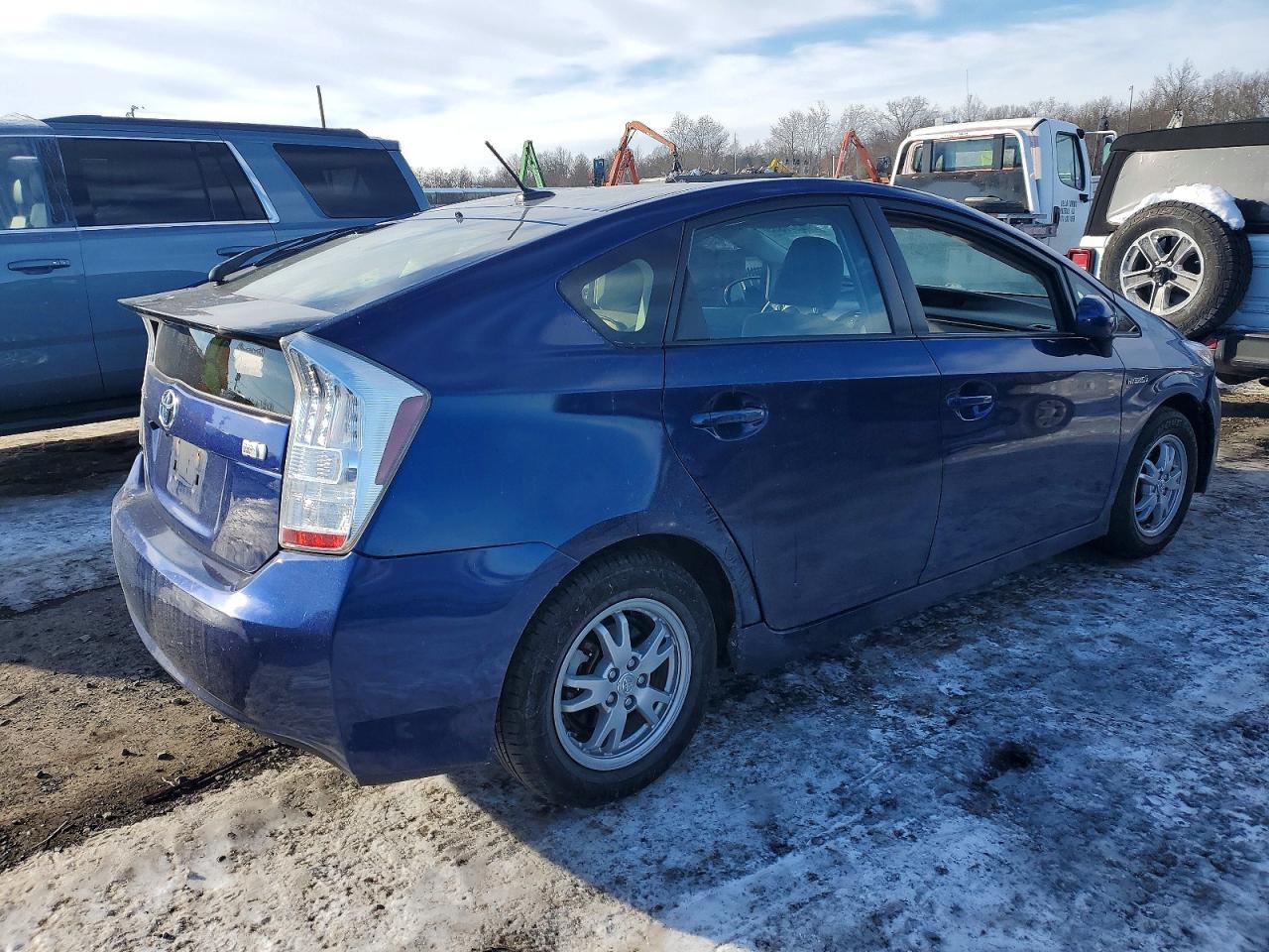 2011 TOYOTA PRIUS