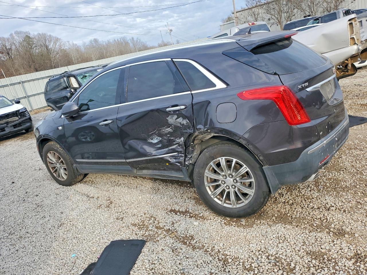 2017 CADILLAC XT5