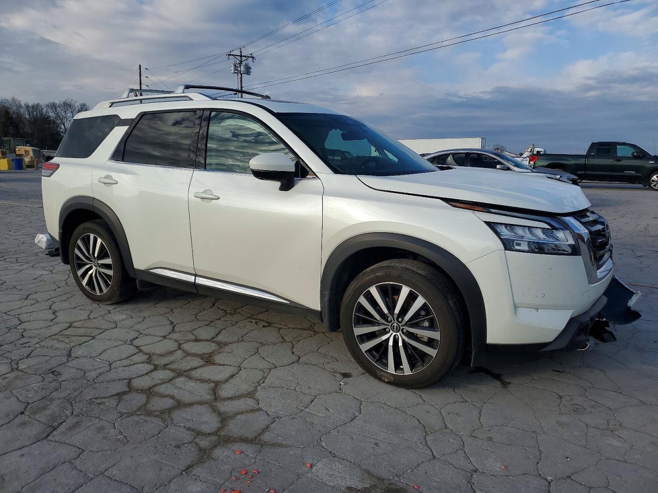 2024 NISSAN PATHFINDER