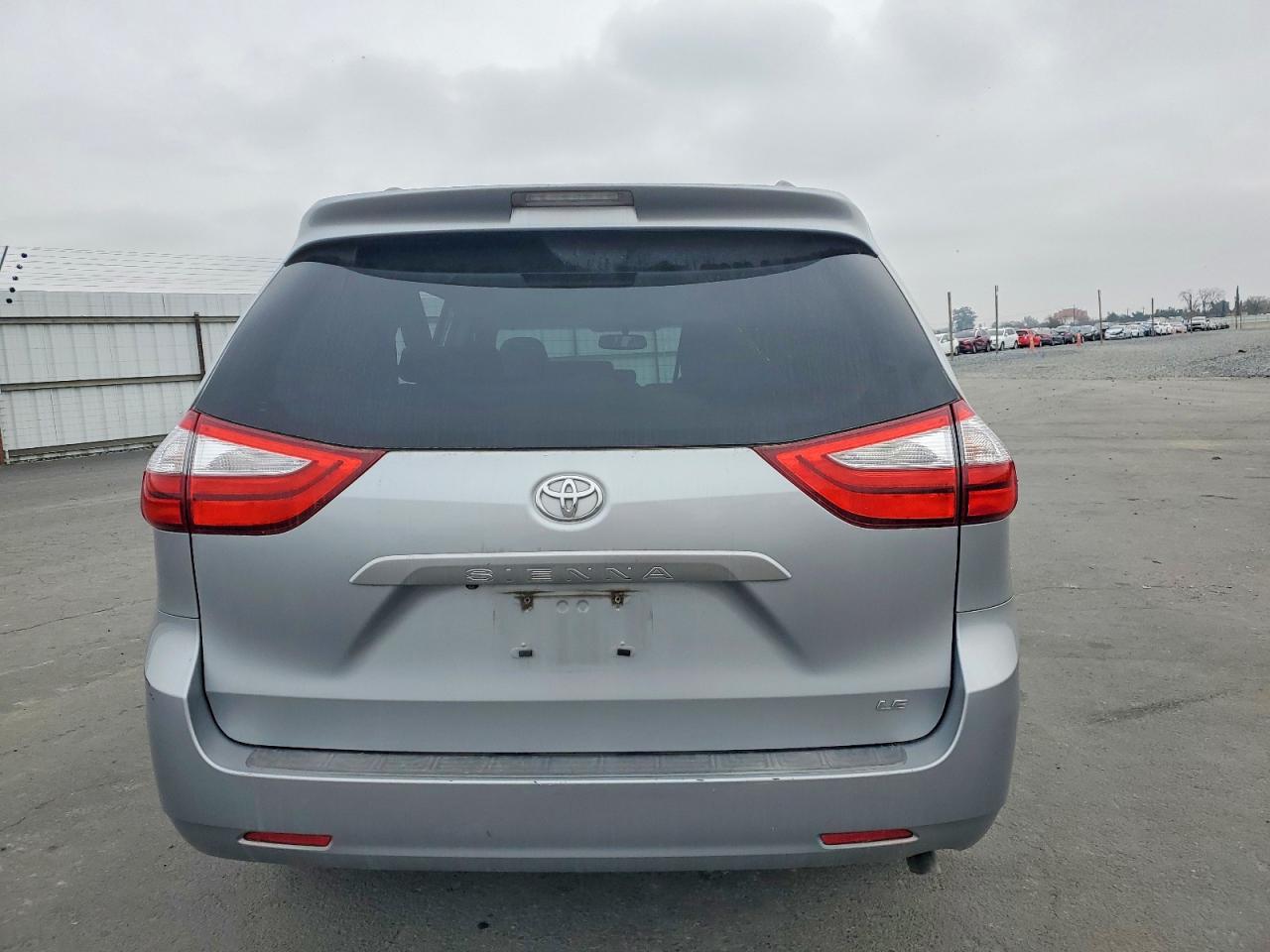 2015 TOYOTA SIENNA