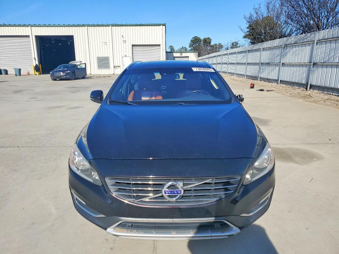 2015 VOLVO V60