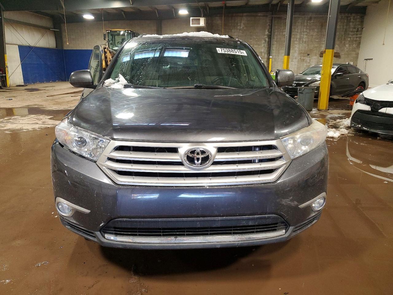 2013 TOYOTA HIGHLANDER