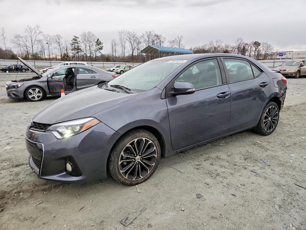 2015 TOYOTA COROLLA