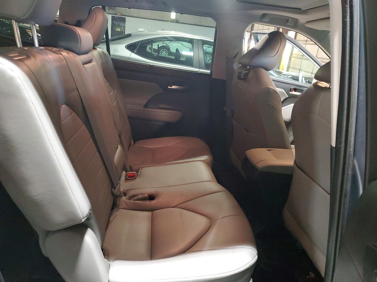 2022 TOYOTA HIGHLANDER