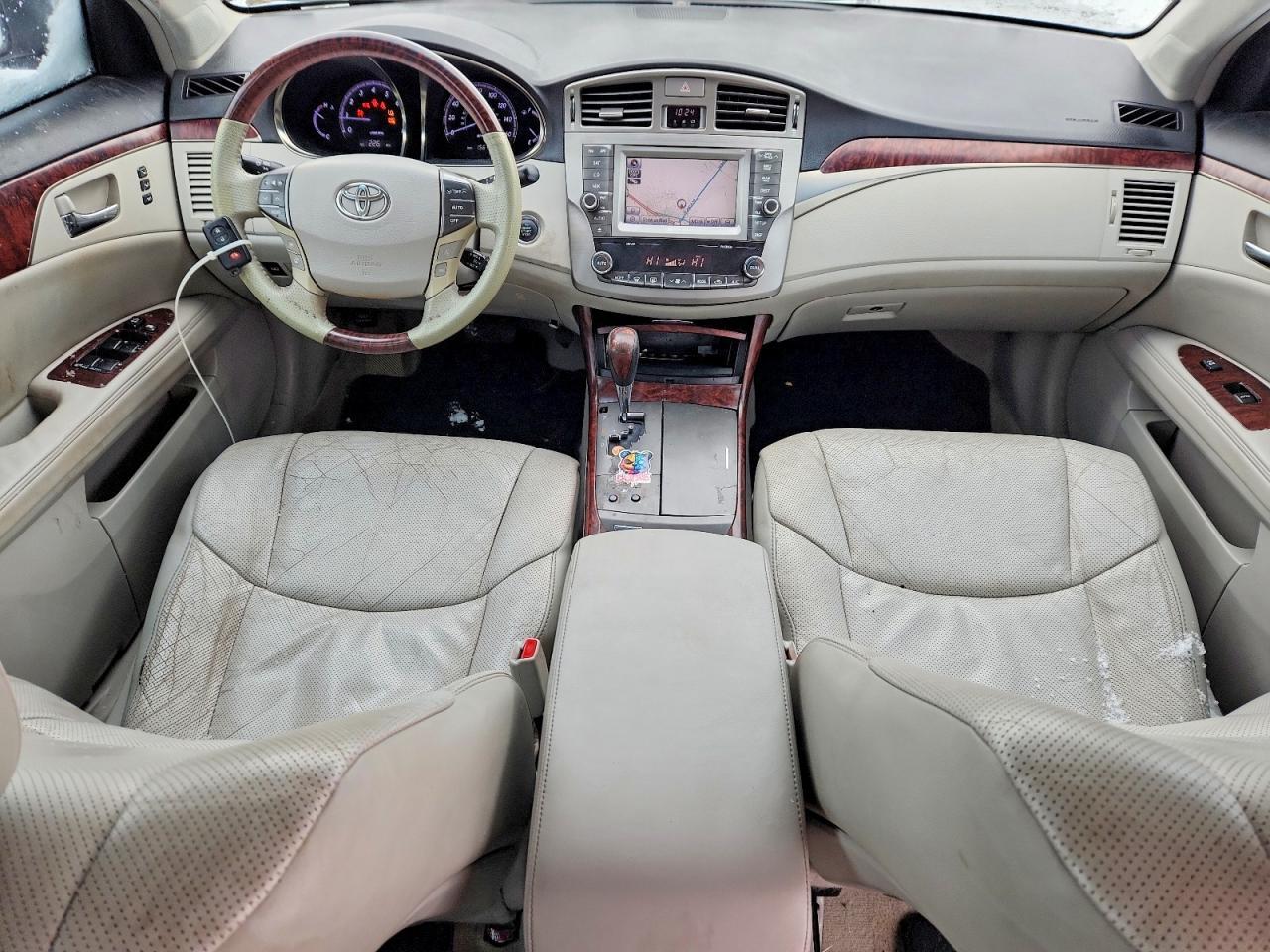 2011 TOYOTA Avalon