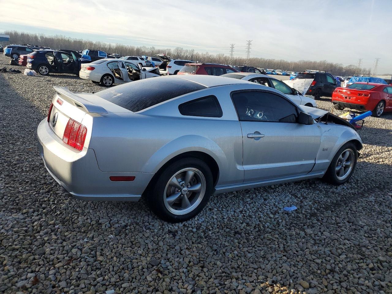 2005 FORD MUSTANG