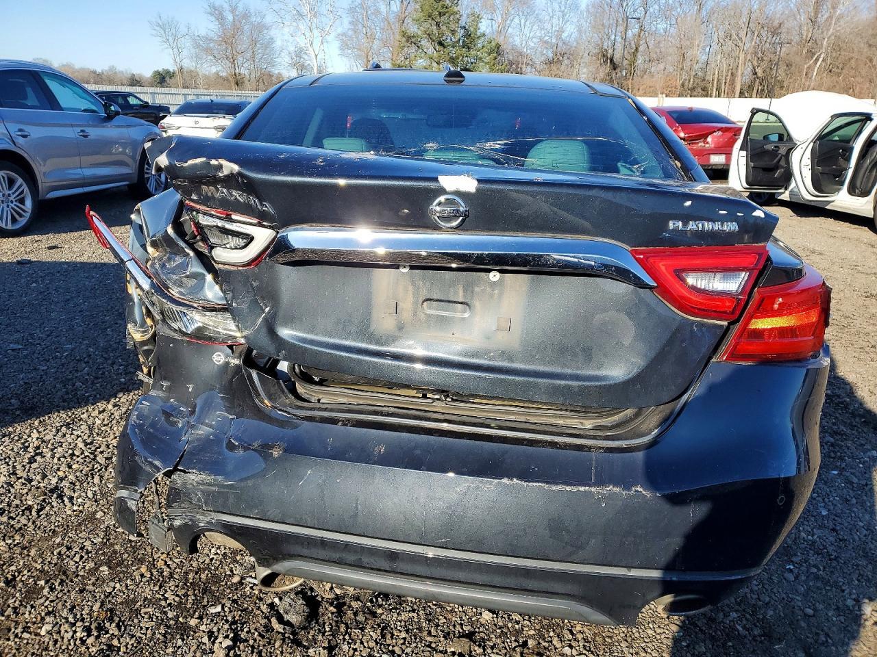 2017 NISSAN Maxima