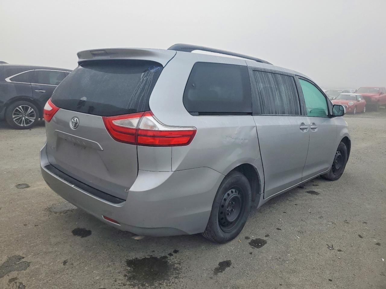2015 TOYOTA SIENNA
