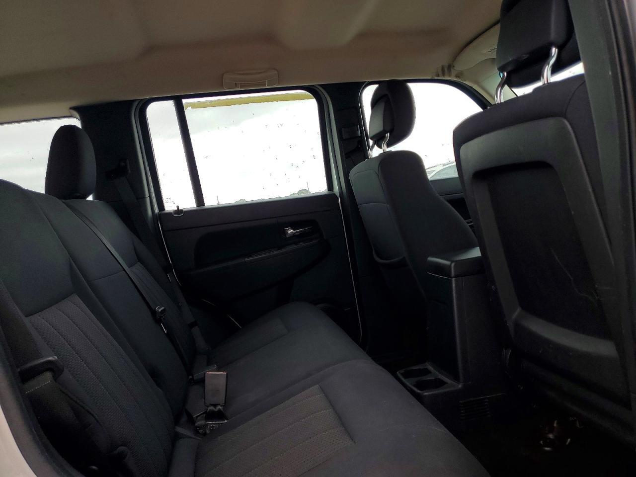 2012 JEEP Liberty