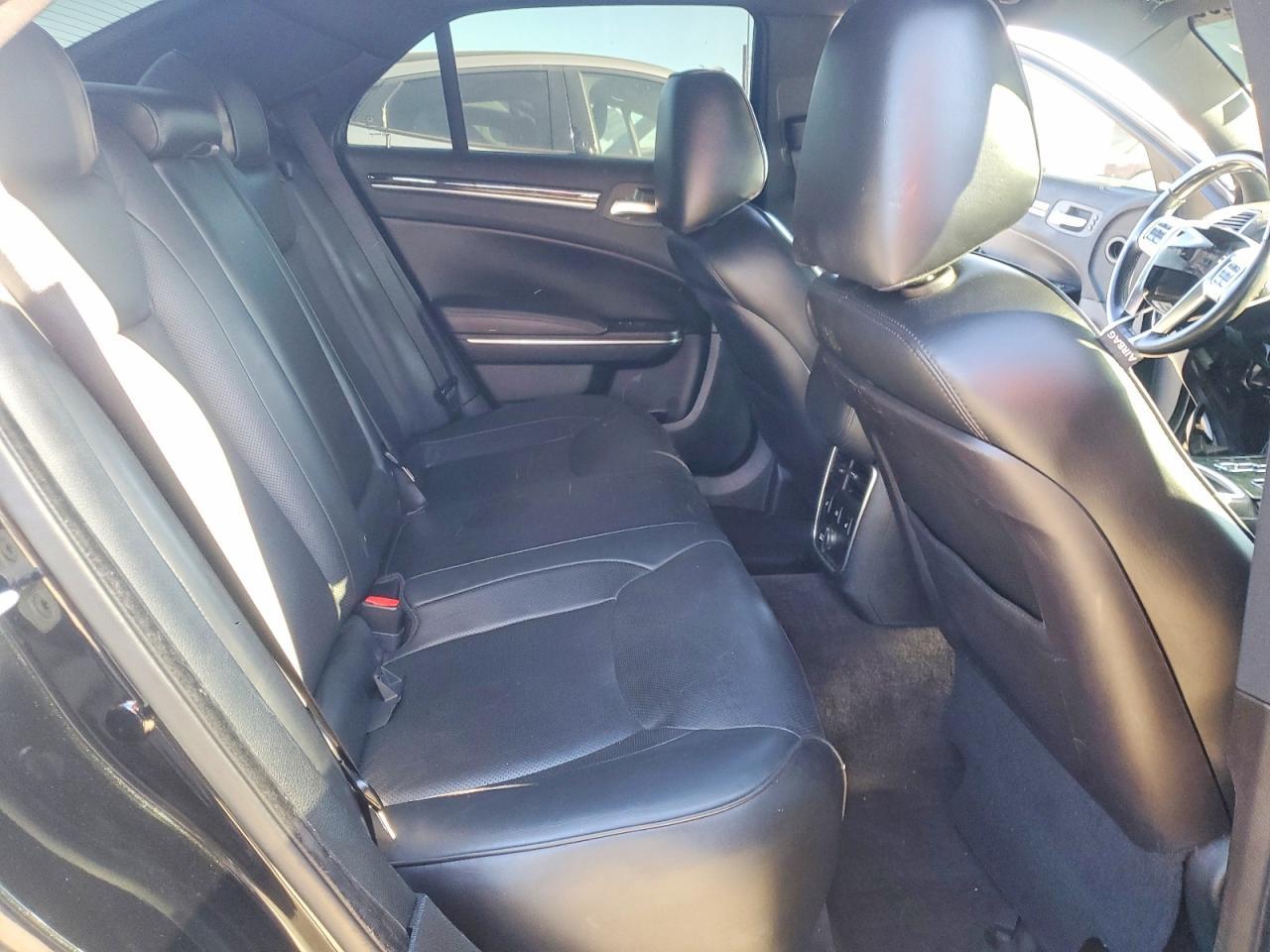 2011 CHRYSLER 300