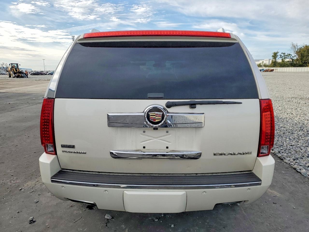2012 CADILLAC ESCALADE