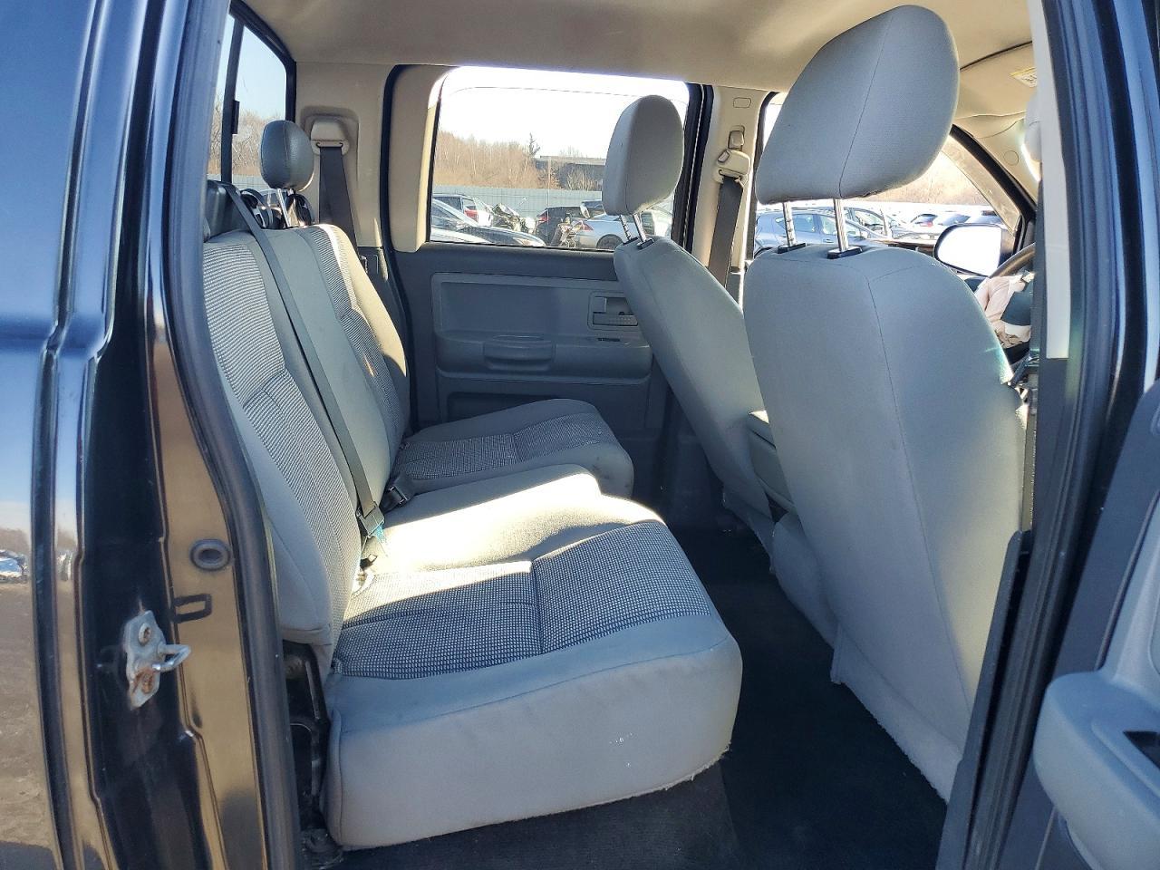 2011 DODGE Dakota
