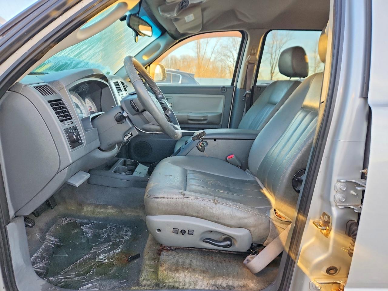 2005 DODGE Dakota