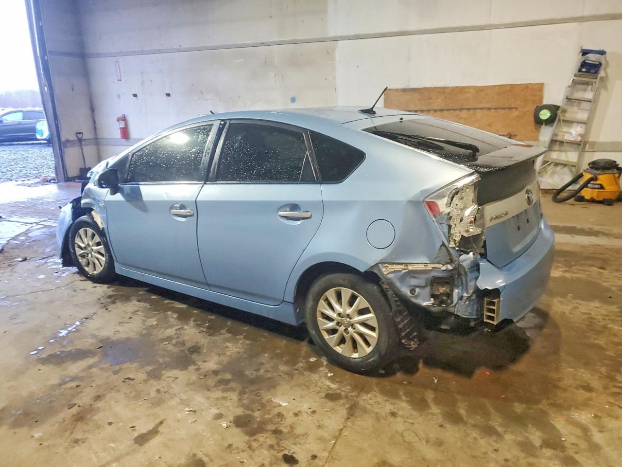 2015 TOYOTA Prius Plug-In