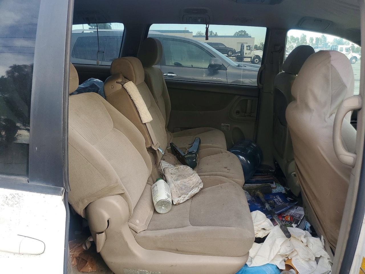 2005 TOYOTA SIENNA