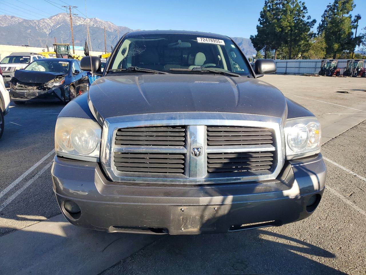 2005 DODGE Dakota