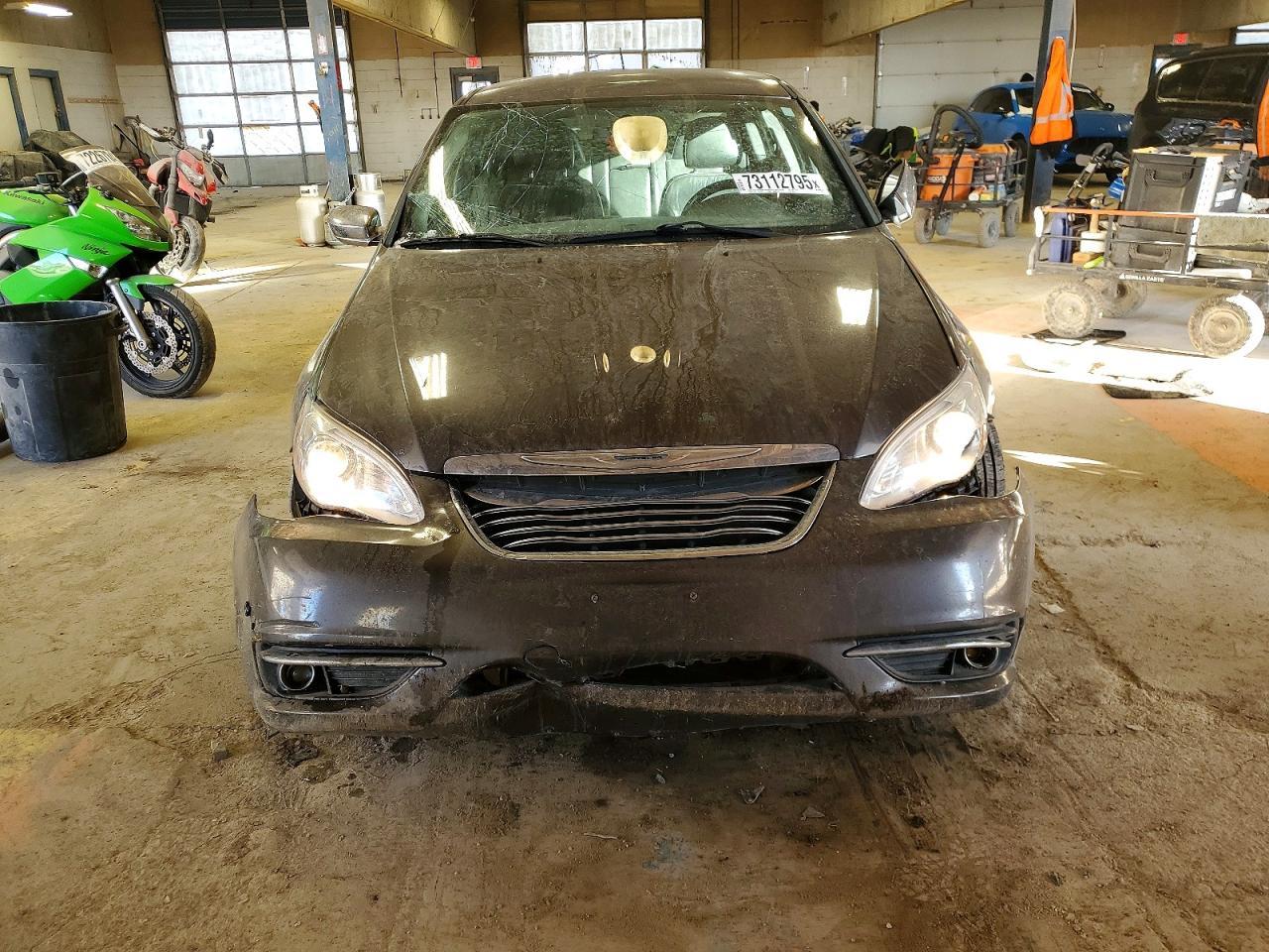 2014 CHRYSLER 200
