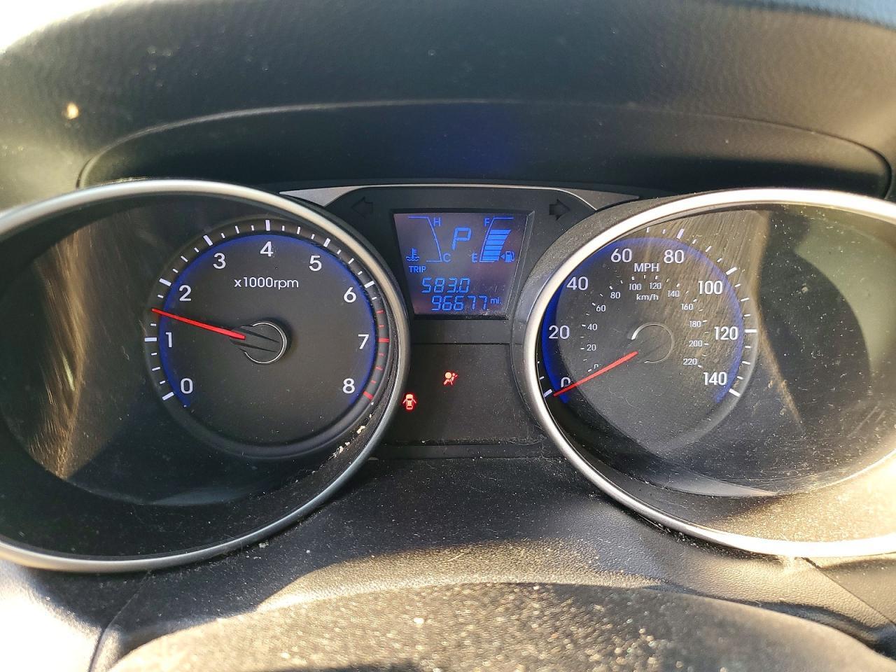 2011 HYUNDAI TUCSON