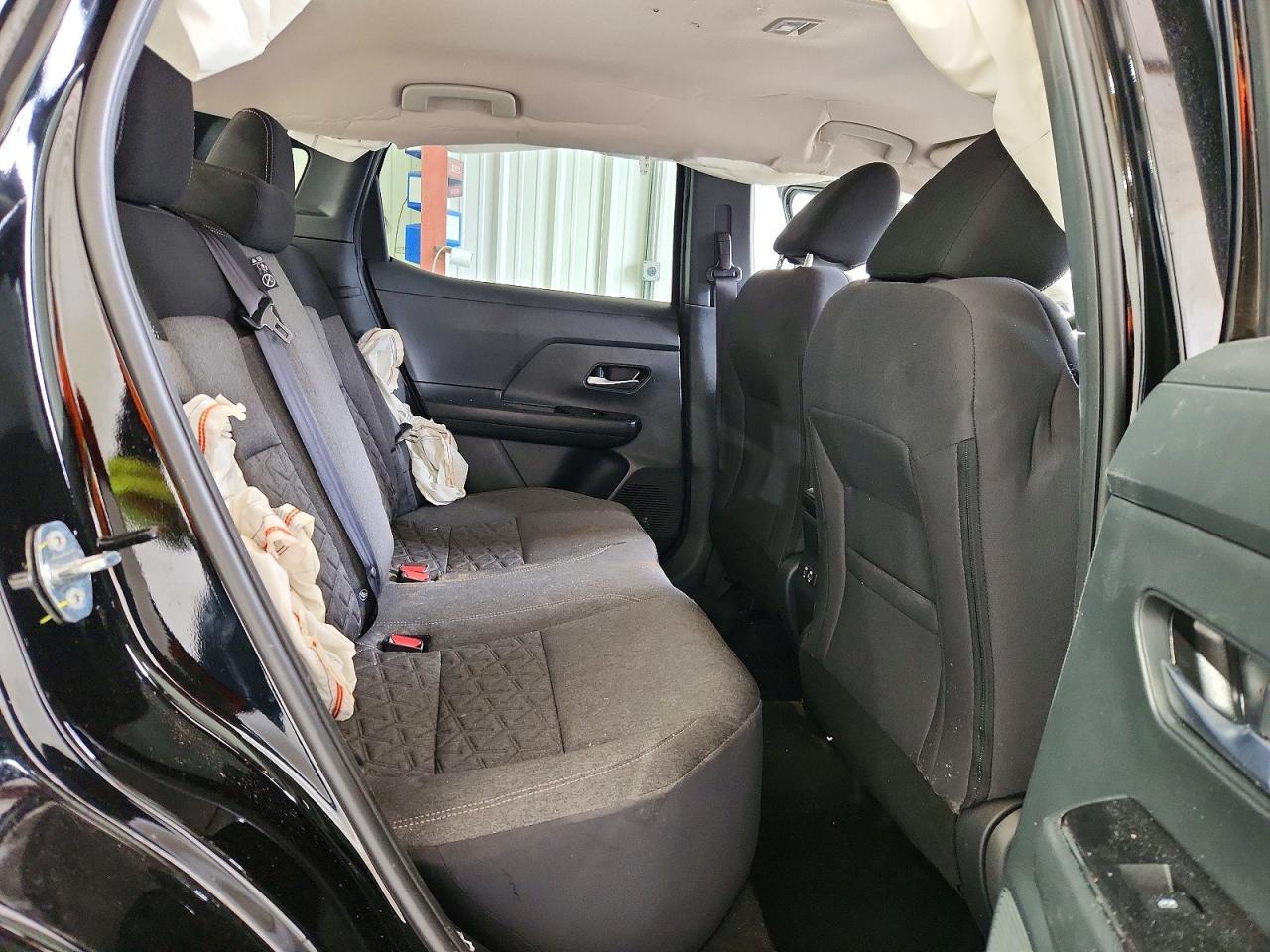 2025 NISSAN KICKS