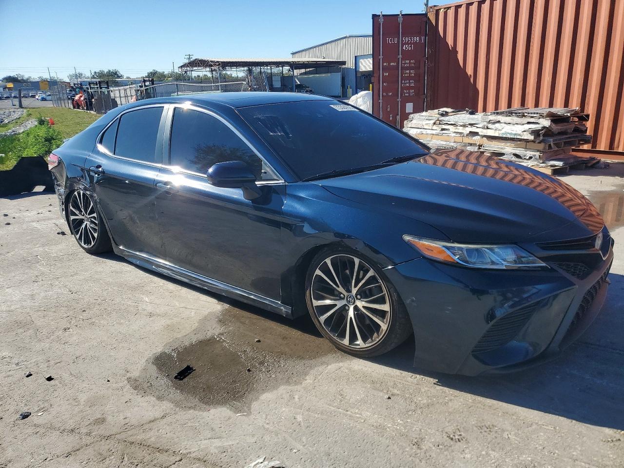 2018 TOYOTA CAMRY