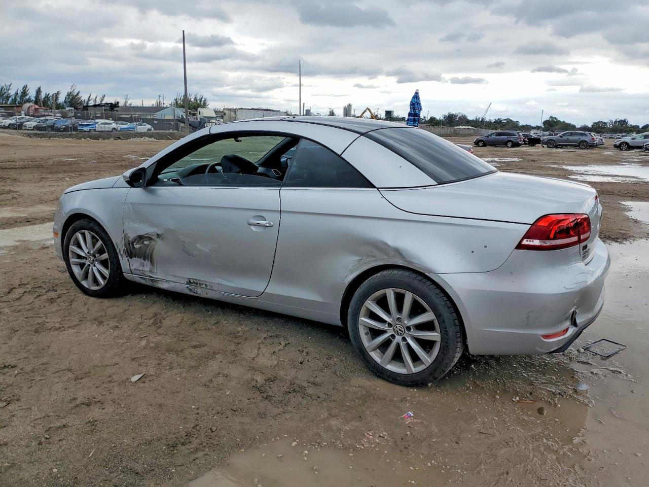 2013 VOLKSWAGEN EOS