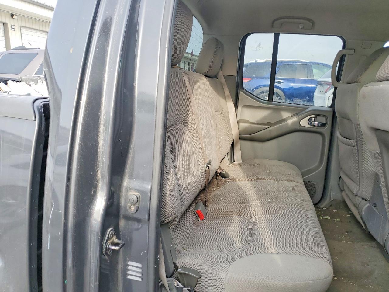 2010 NISSAN Frontier
