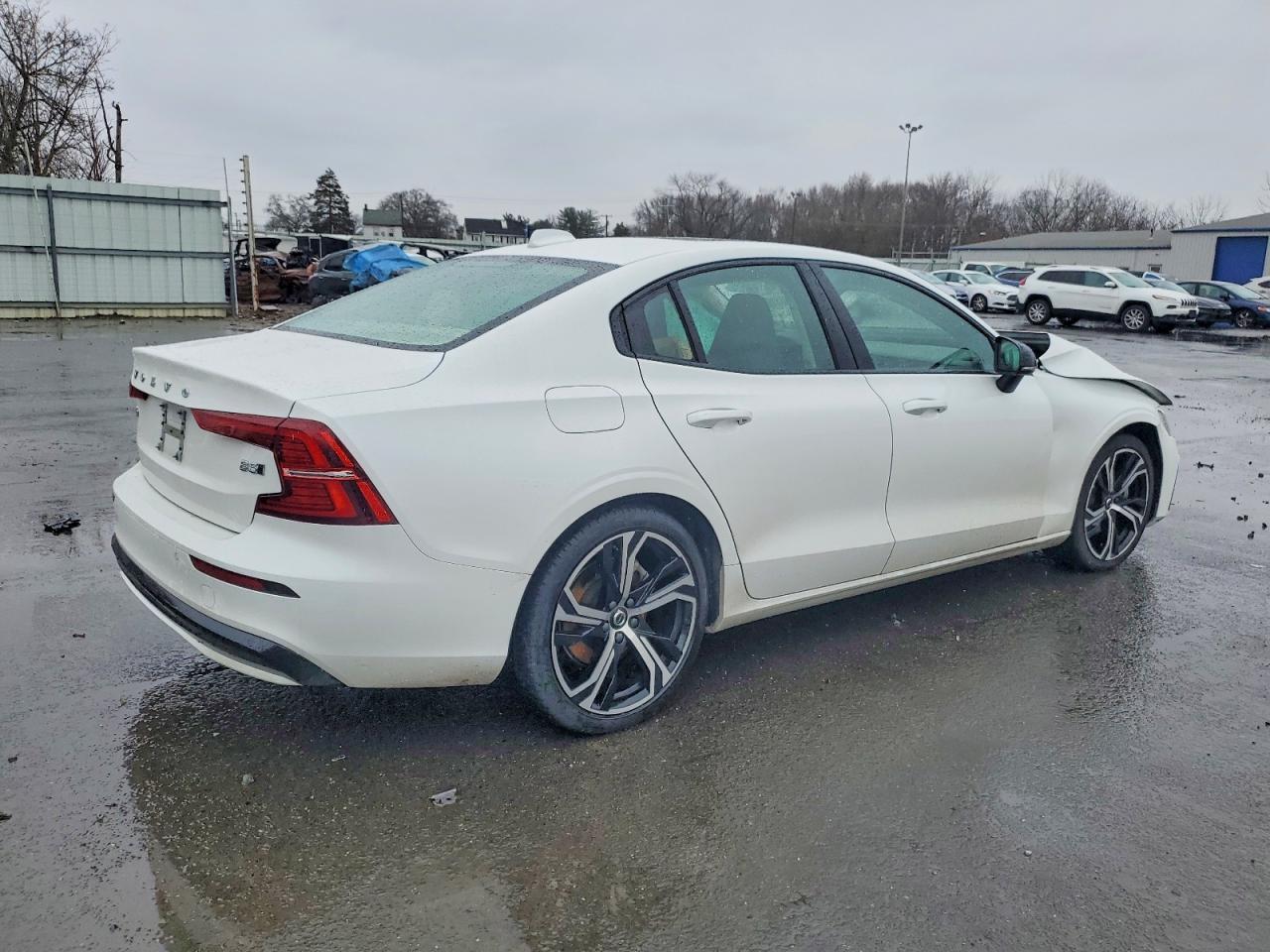 2023 VOLVO S60