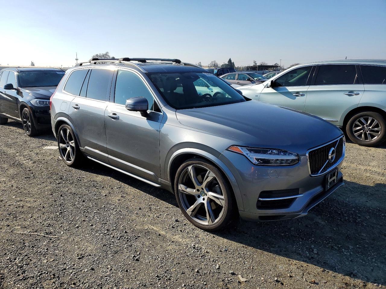 2016 VOLVO XC90