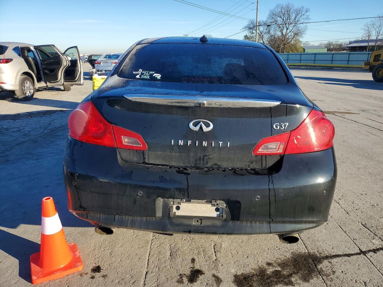 2012 INFINITI G37