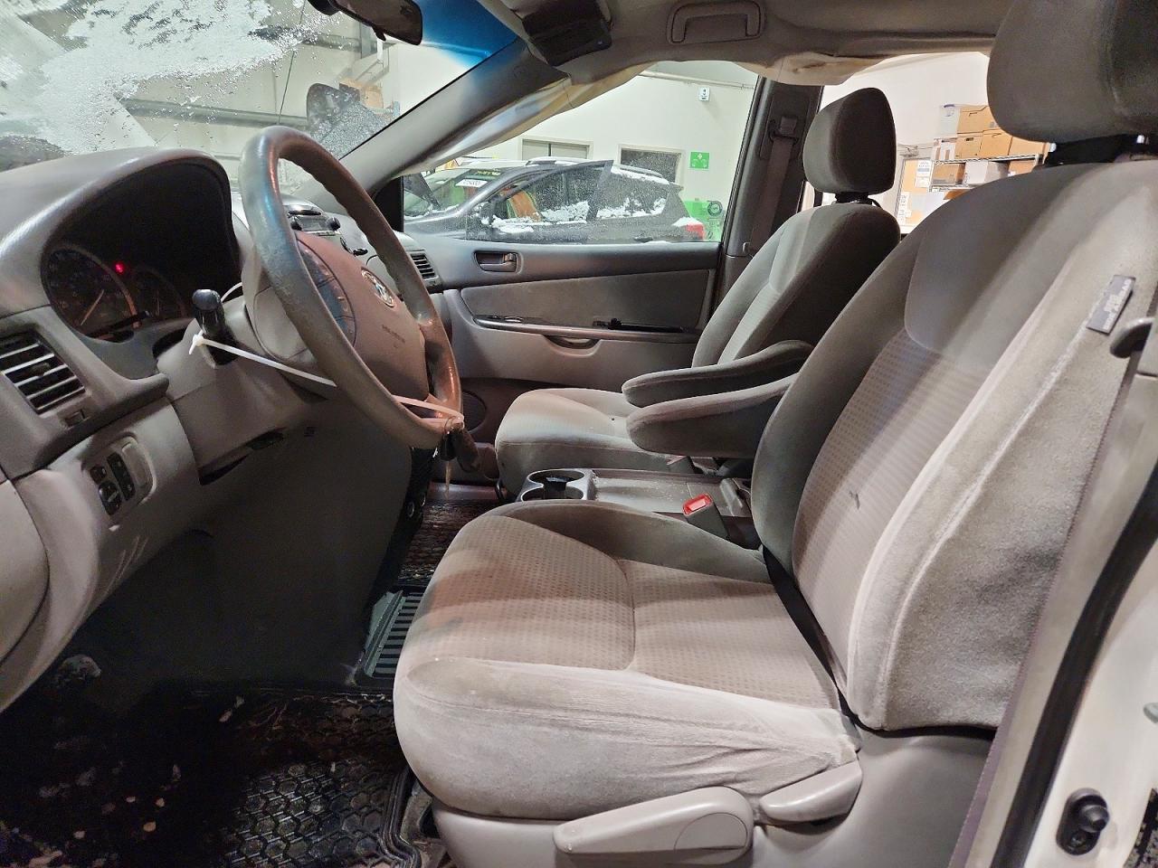 2006 TOYOTA SIENNA