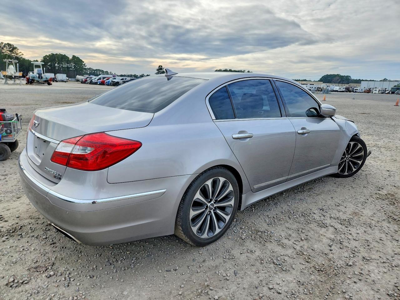 2012 HYUNDAI GENESIS