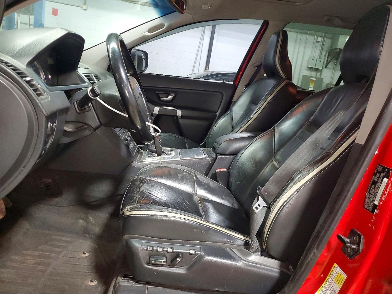 2011 VOLVO XC90