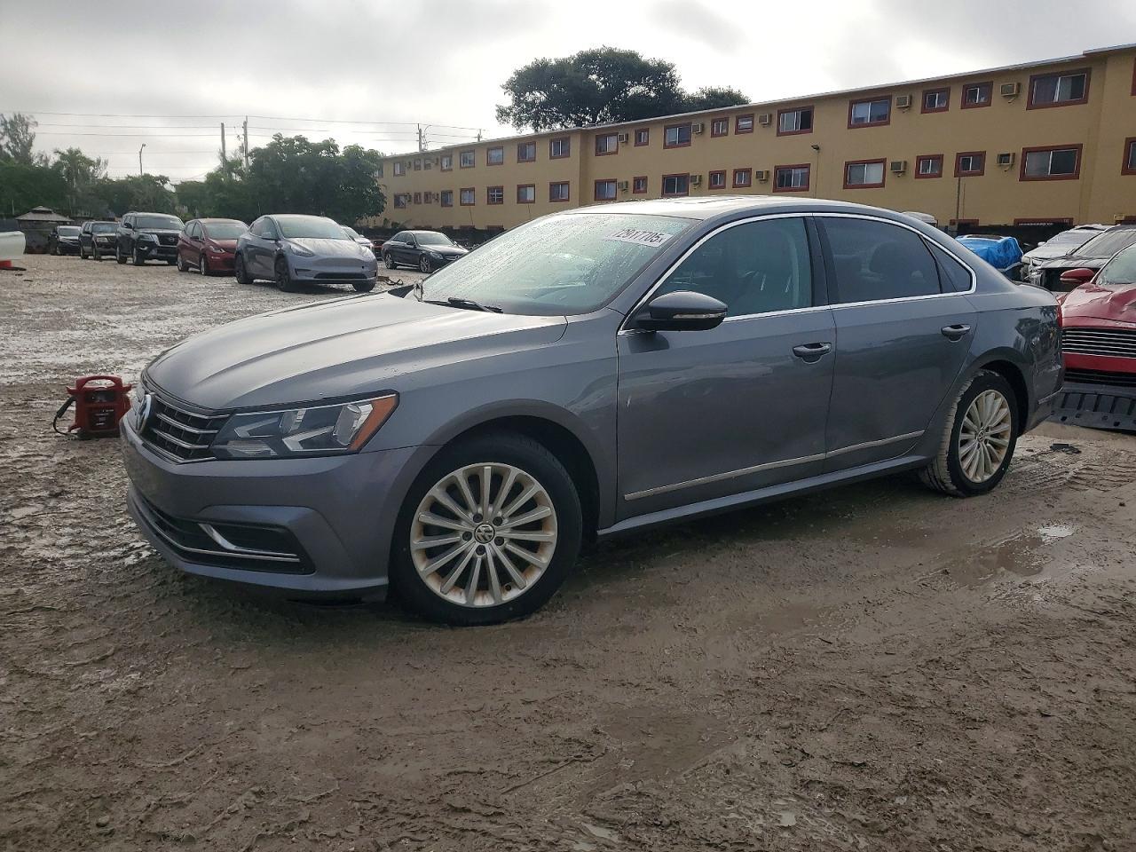 2017 VOLKSWAGEN Passat