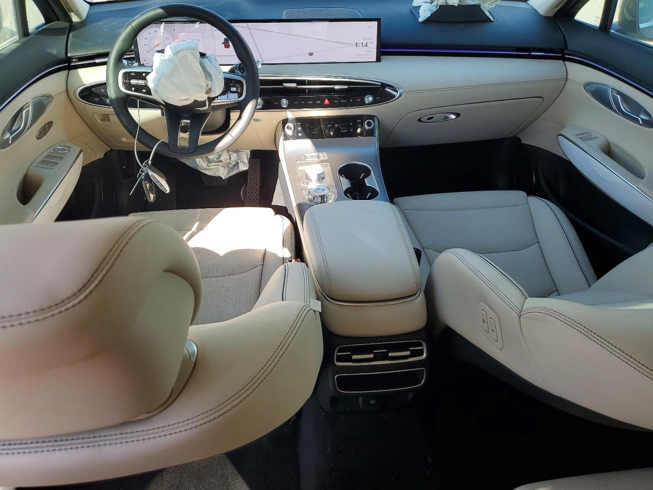 2026 GENESIS GV70