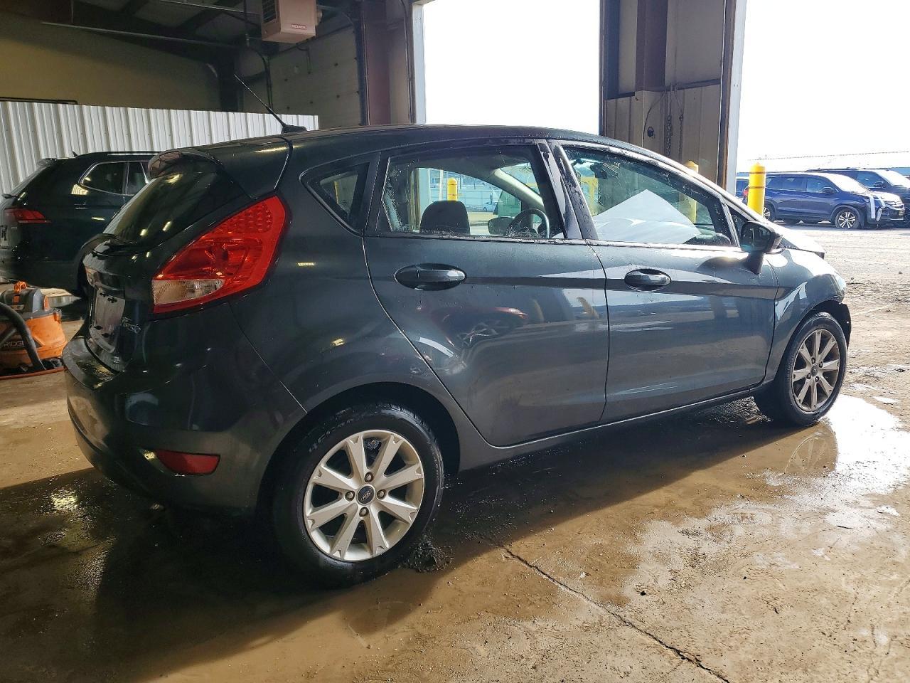 2011 FORD Fiesta