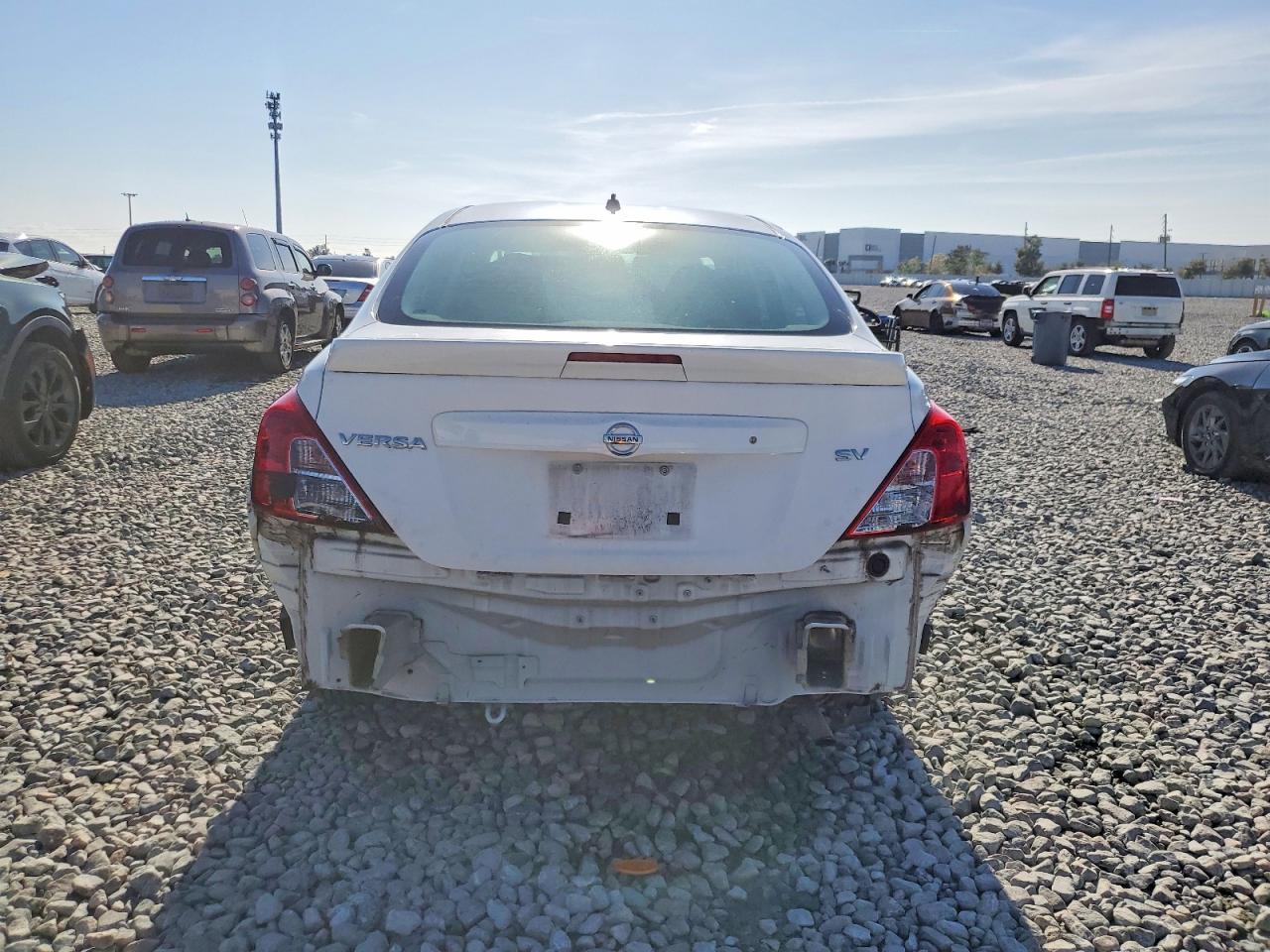 2017 NISSAN VERSA
