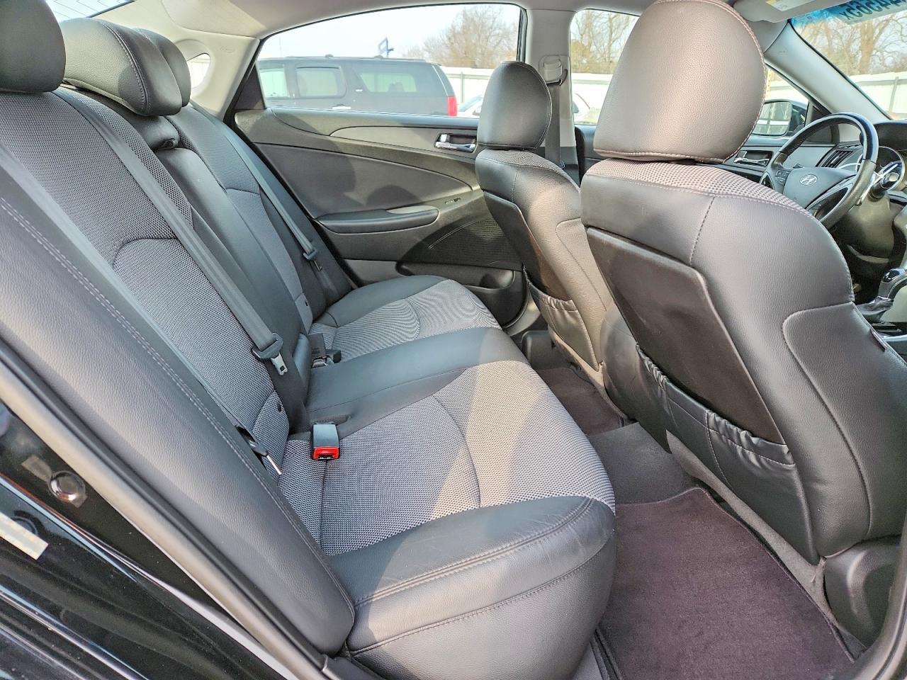 2011 HYUNDAI SONATA