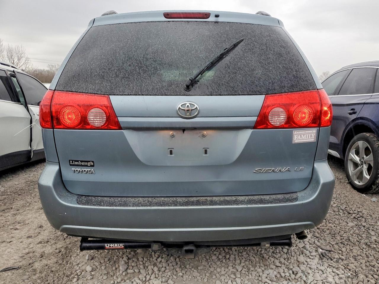 2010 TOYOTA SIENNA