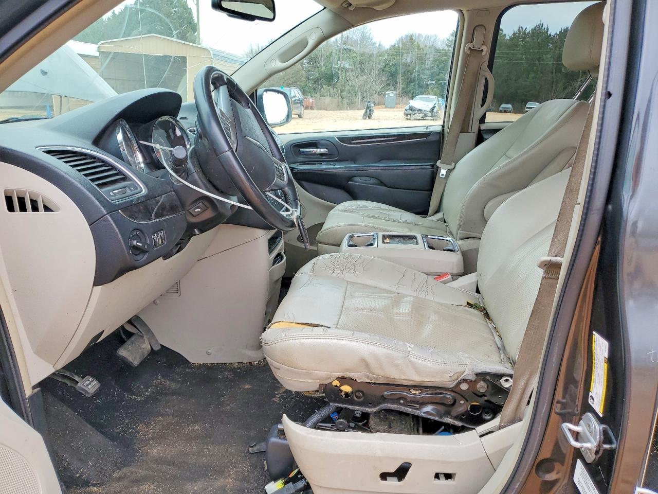 2012 CHRYSLER Town & Country