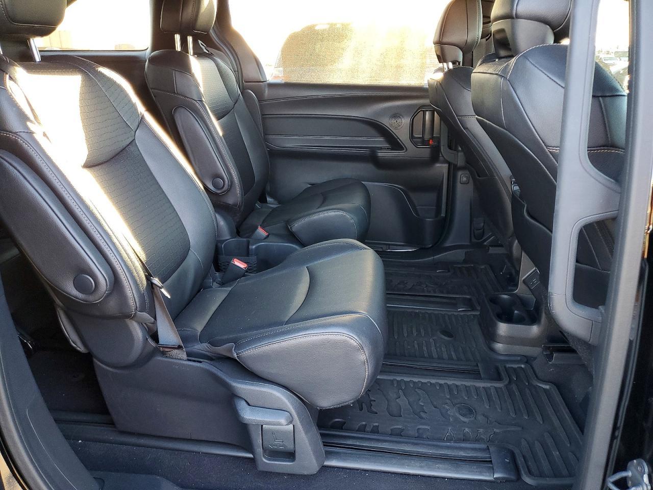2025 TOYOTA SIENNA
