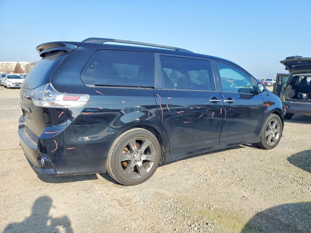 2016 TOYOTA SIENNA