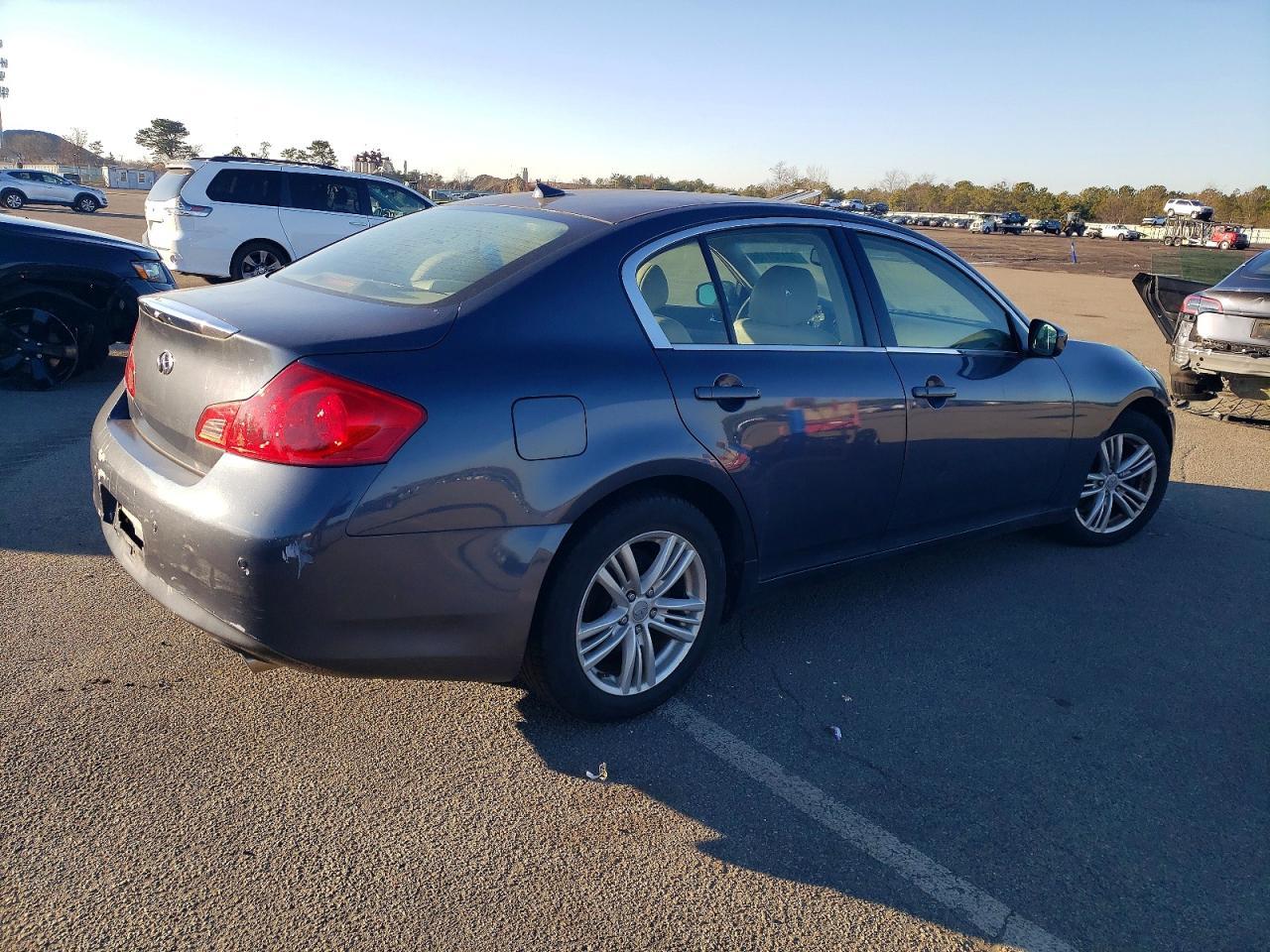 2012 INFINITI G37