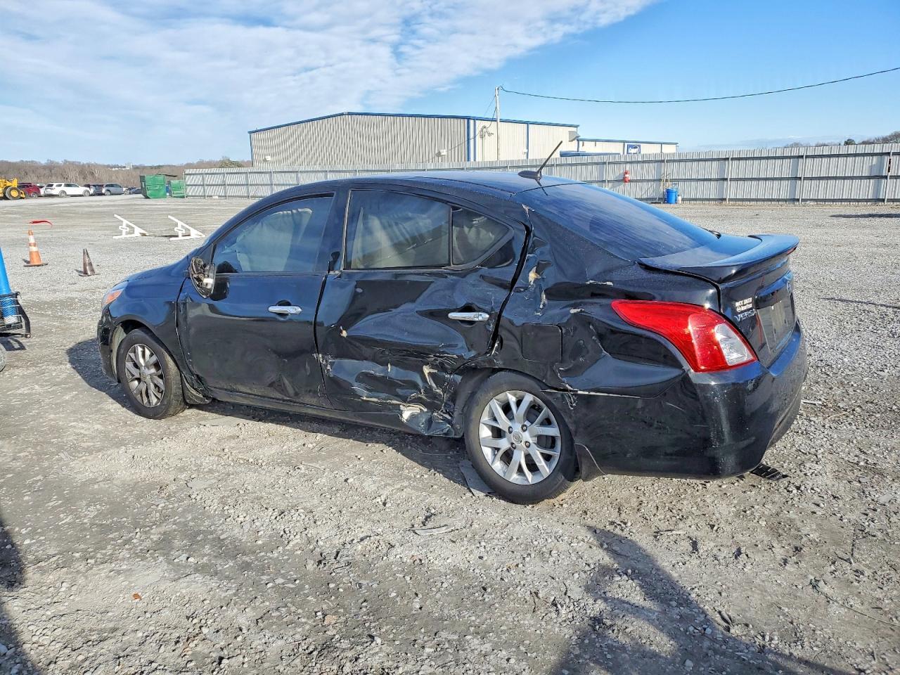 2017 NISSAN VERSA