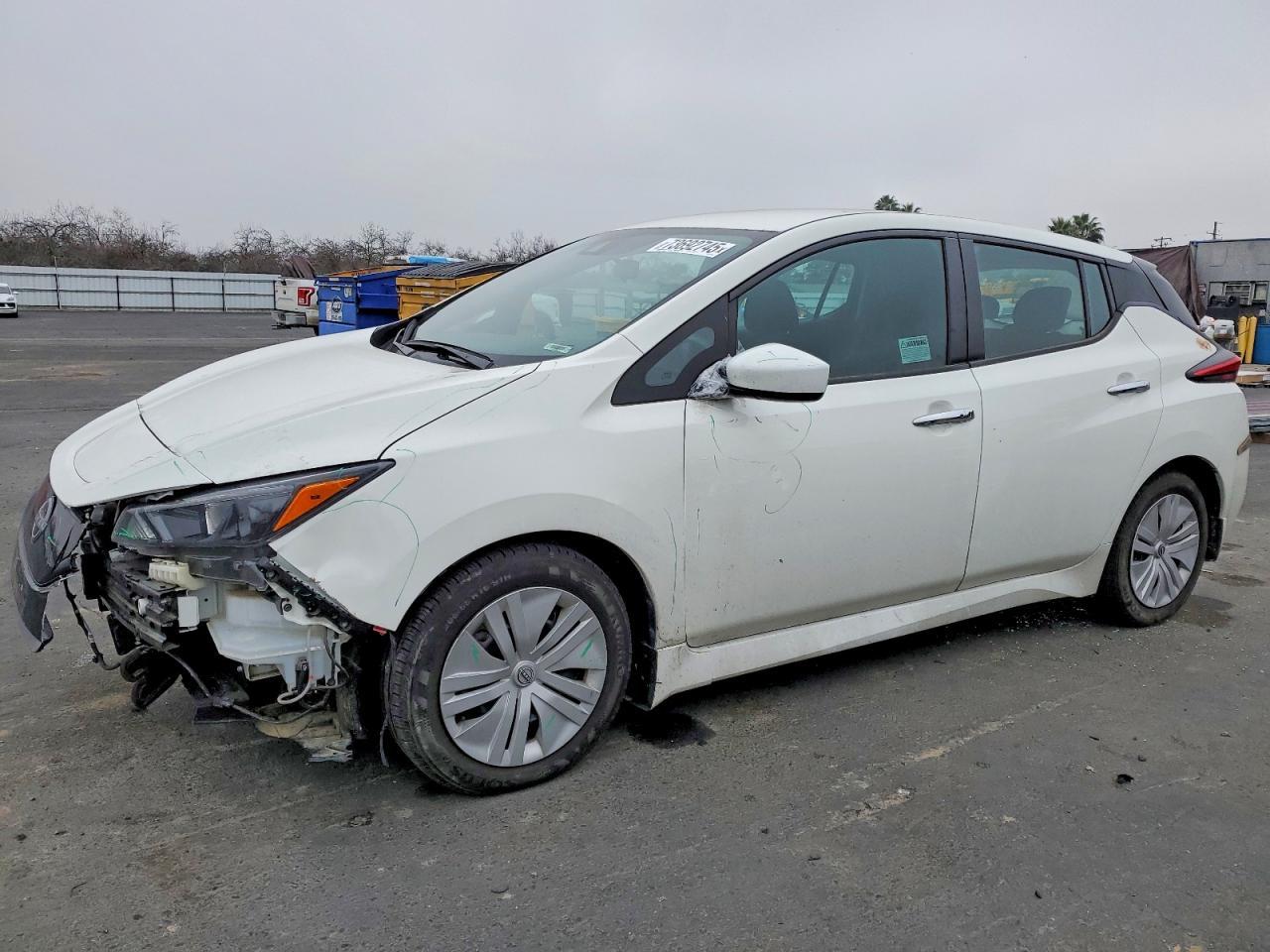 2023 NISSAN LEAF