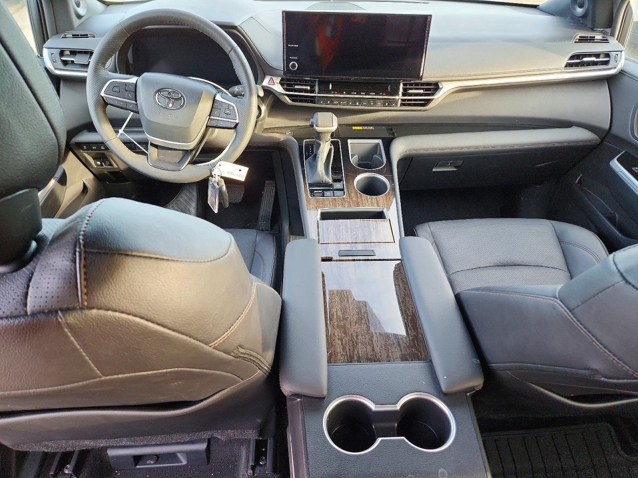 2025 TOYOTA SIENNA