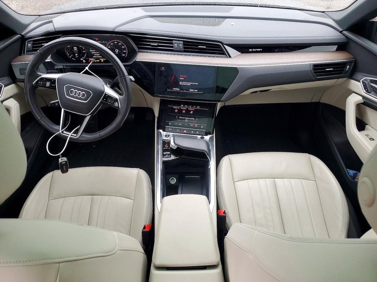 2024 AUDI Q8