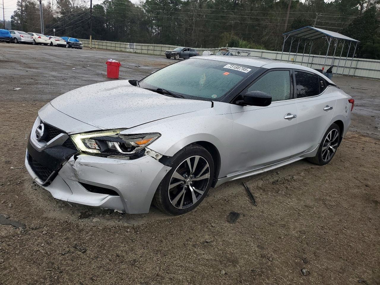 2017 NISSAN Maxima